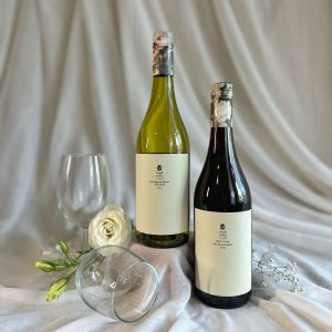 Sauvignon Blanc Chardonnay Pinot Gris Riesling Moscato